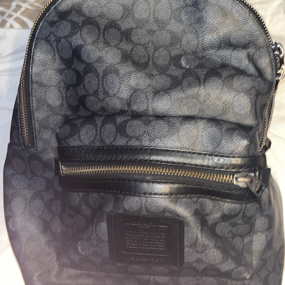 New coach bag worn for 2 months still in good condition everything still there
